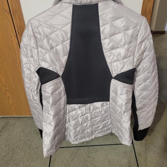 GUESS Women's Silver and Black Quilted Jacket - Picture 2 of 2